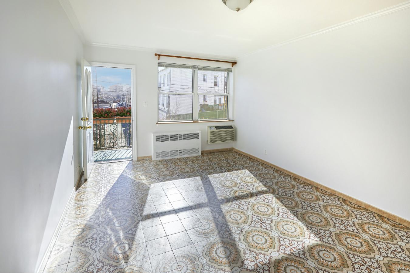 Ditmars Steinway, New York, 11102, United States, 5 Bedrooms Bedrooms, ,3 BathroomsBathrooms,Residential,For Sale,1953531