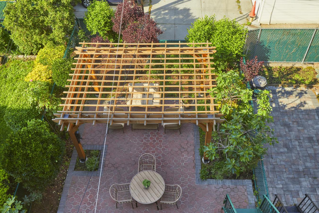 Ditmars Steinway, New York, 11102, United States, 5 Bedrooms Bedrooms, ,3 BathroomsBathrooms,Residential,For Sale,1953531