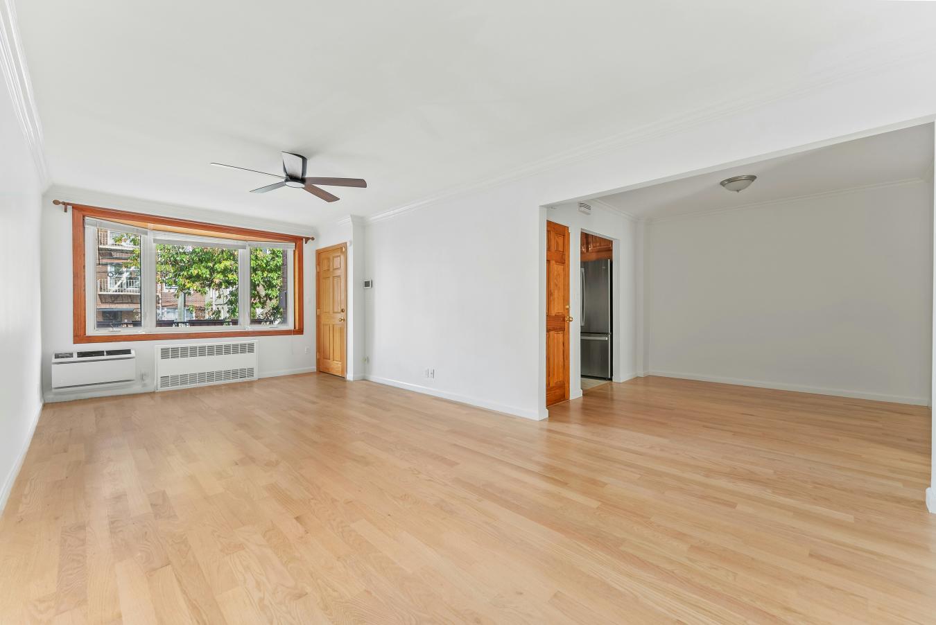 Ditmars Steinway, New York, 11102, United States, 5 Bedrooms Bedrooms, ,3 BathroomsBathrooms,Residential,For Sale,1953531