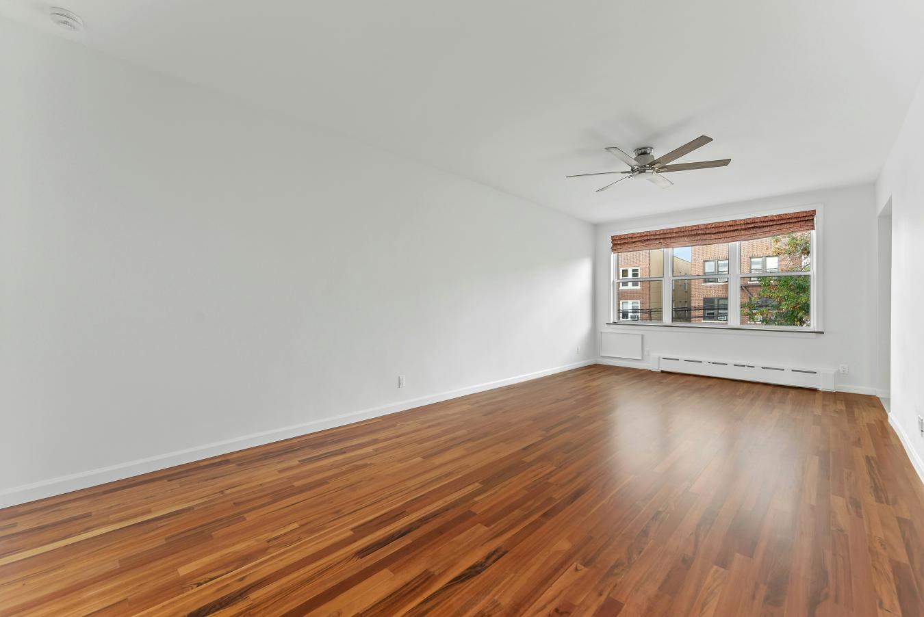 Ditmars Steinway, New York, 11102, United States, 5 Bedrooms Bedrooms, ,3 BathroomsBathrooms,Residential,For Sale,1953531
