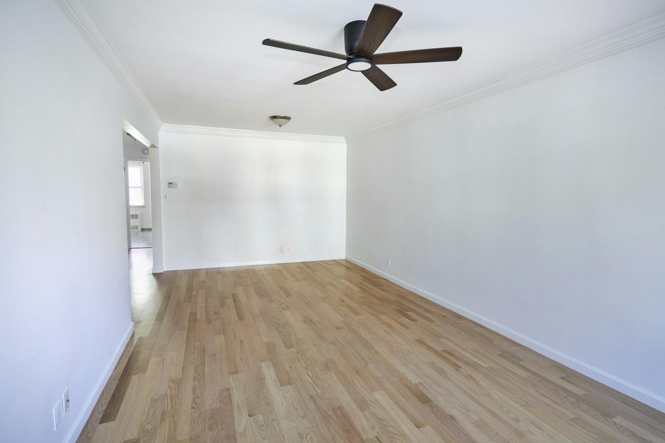 Ditmars Steinway, New York, 11102, United States, 5 Bedrooms Bedrooms, ,3 BathroomsBathrooms,Residential,For Sale,1953531