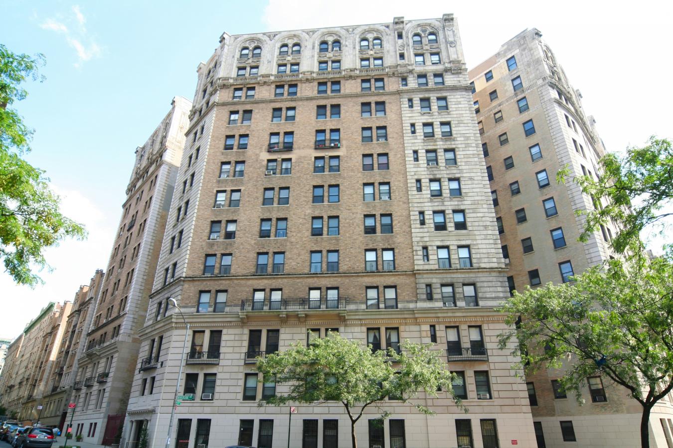 Washington Heights, New York, 10032, United States, 3 Bedrooms Bedrooms, ,2 BathroomsBathrooms,Residential,For Sale,1953530
