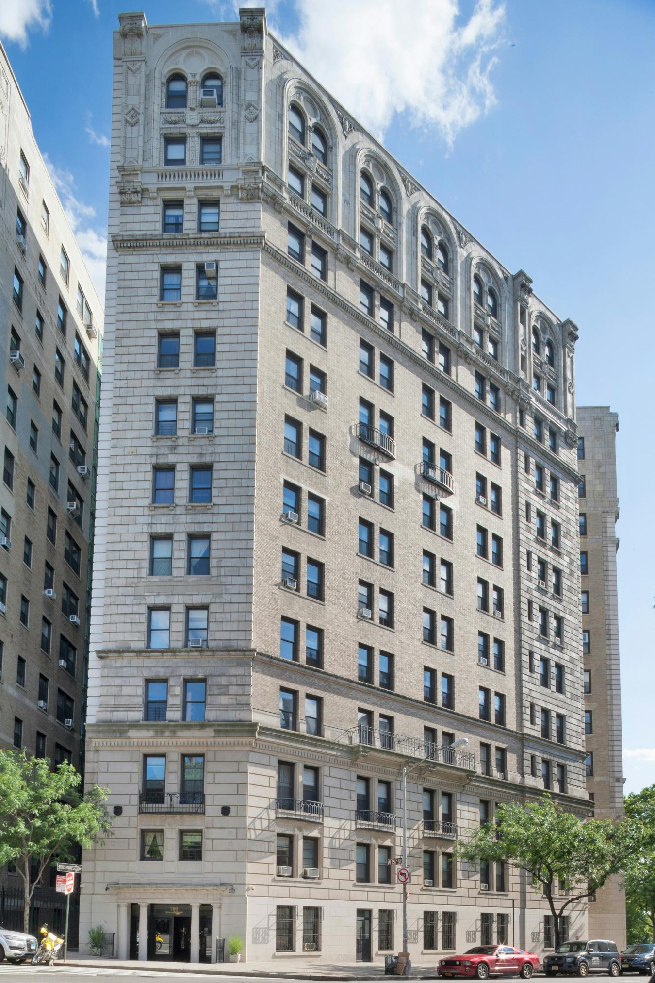Washington Heights, New York, 10032, United States, 3 Bedrooms Bedrooms, ,2 BathroomsBathrooms,Residential,For Sale,1953530