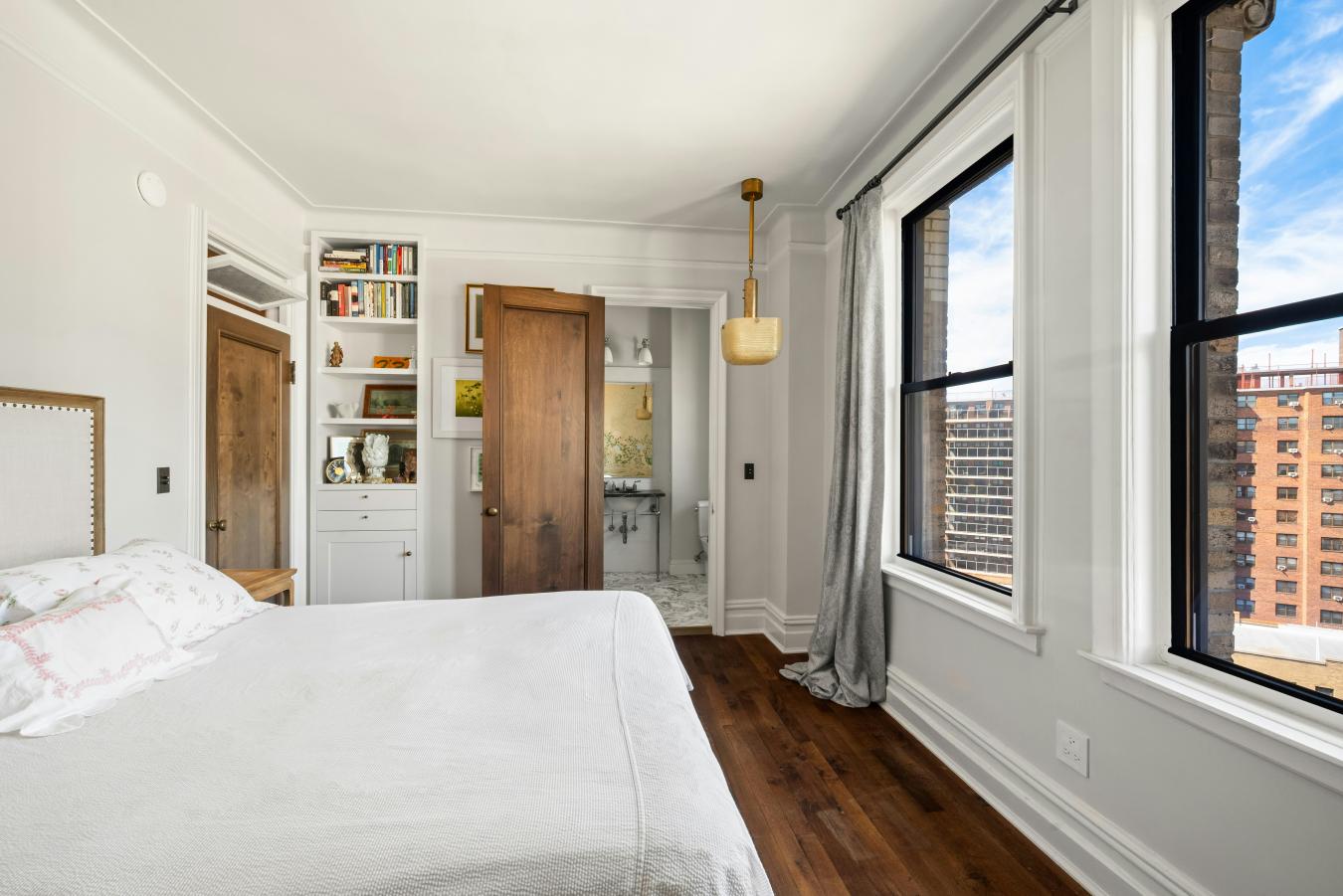Washington Heights, New York, 10032, United States, 3 Bedrooms Bedrooms, ,2 BathroomsBathrooms,Residential,For Sale,1953530