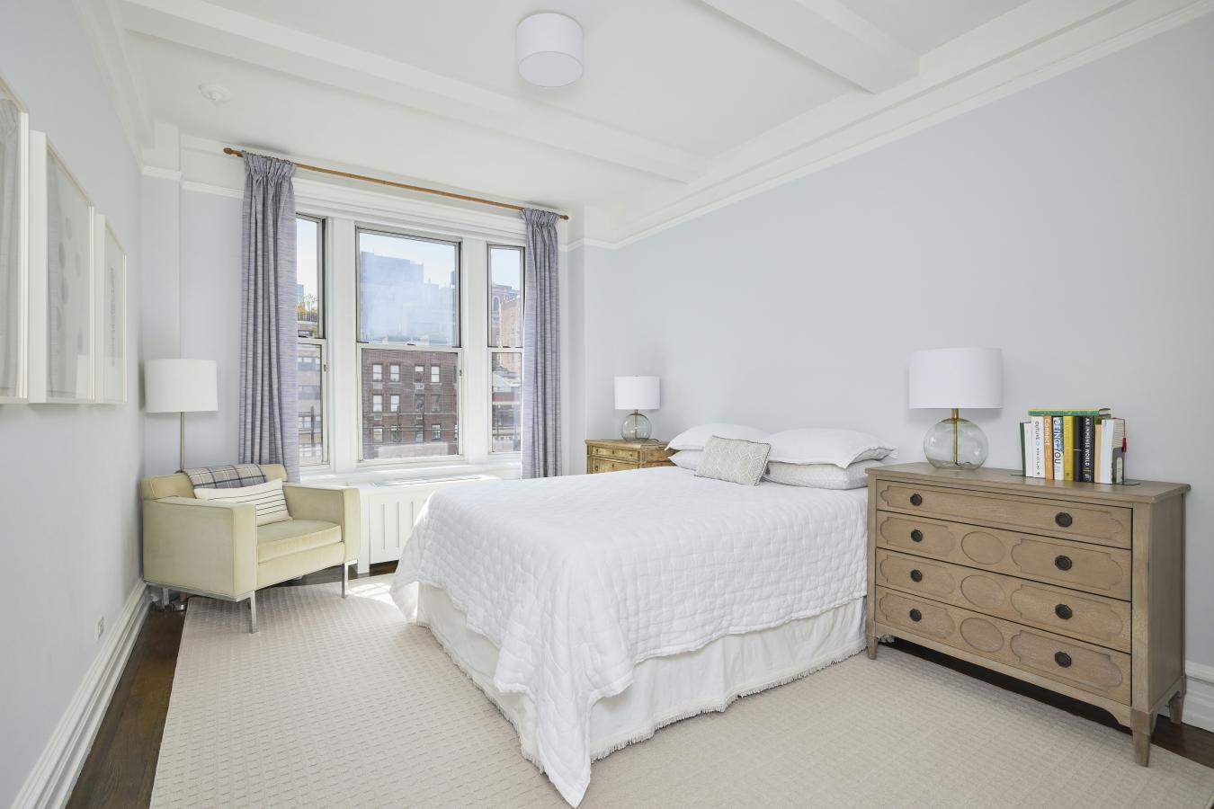New York, New York, 10028, United States, 2 Bedrooms Bedrooms, ,1 BathroomBathrooms,Residential,For Sale,1953526
