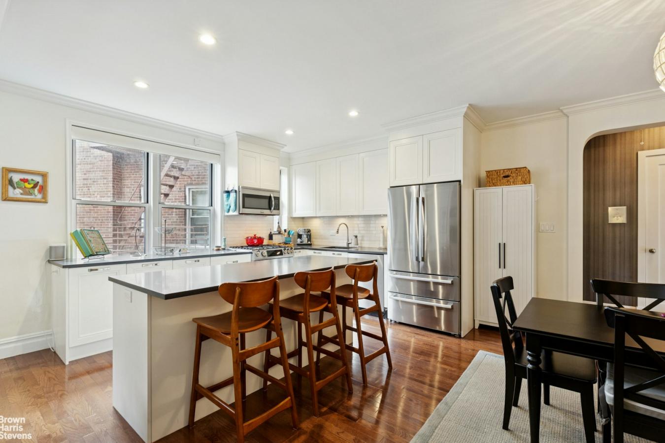 Jackson Heights, New York, 11372, United States, 3 Bedrooms Bedrooms, ,2 BathroomsBathrooms,Residential,For Sale,1953524