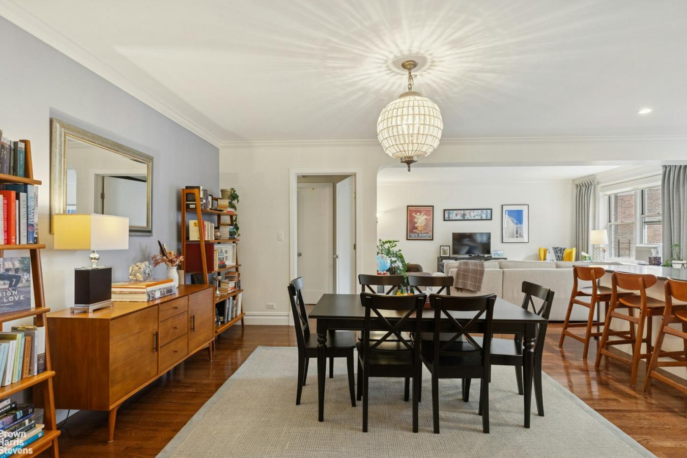 Jackson Heights, New York, 11372, United States, 3 Bedrooms Bedrooms, ,2 BathroomsBathrooms,Residential,For Sale,1953524