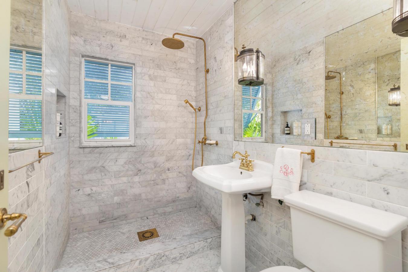 West Palm Beach, Florida, 33401, United States, 2 Bedrooms Bedrooms, ,1 BathroomBathrooms,Residential,For Sale,1953523