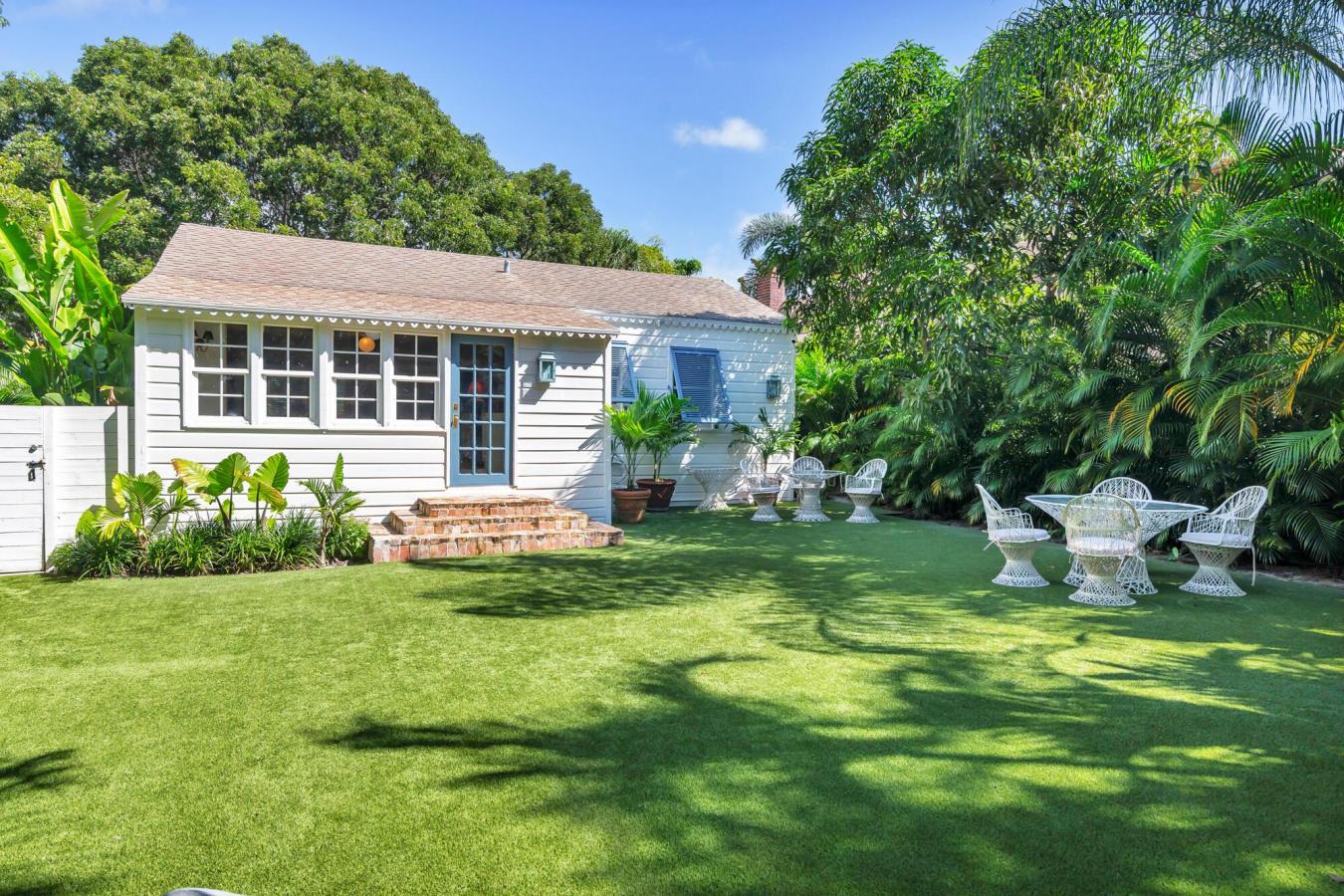 West Palm Beach, Florida, 33401, United States, 2 Bedrooms Bedrooms, ,1 BathroomBathrooms,Residential,For Sale,1953523