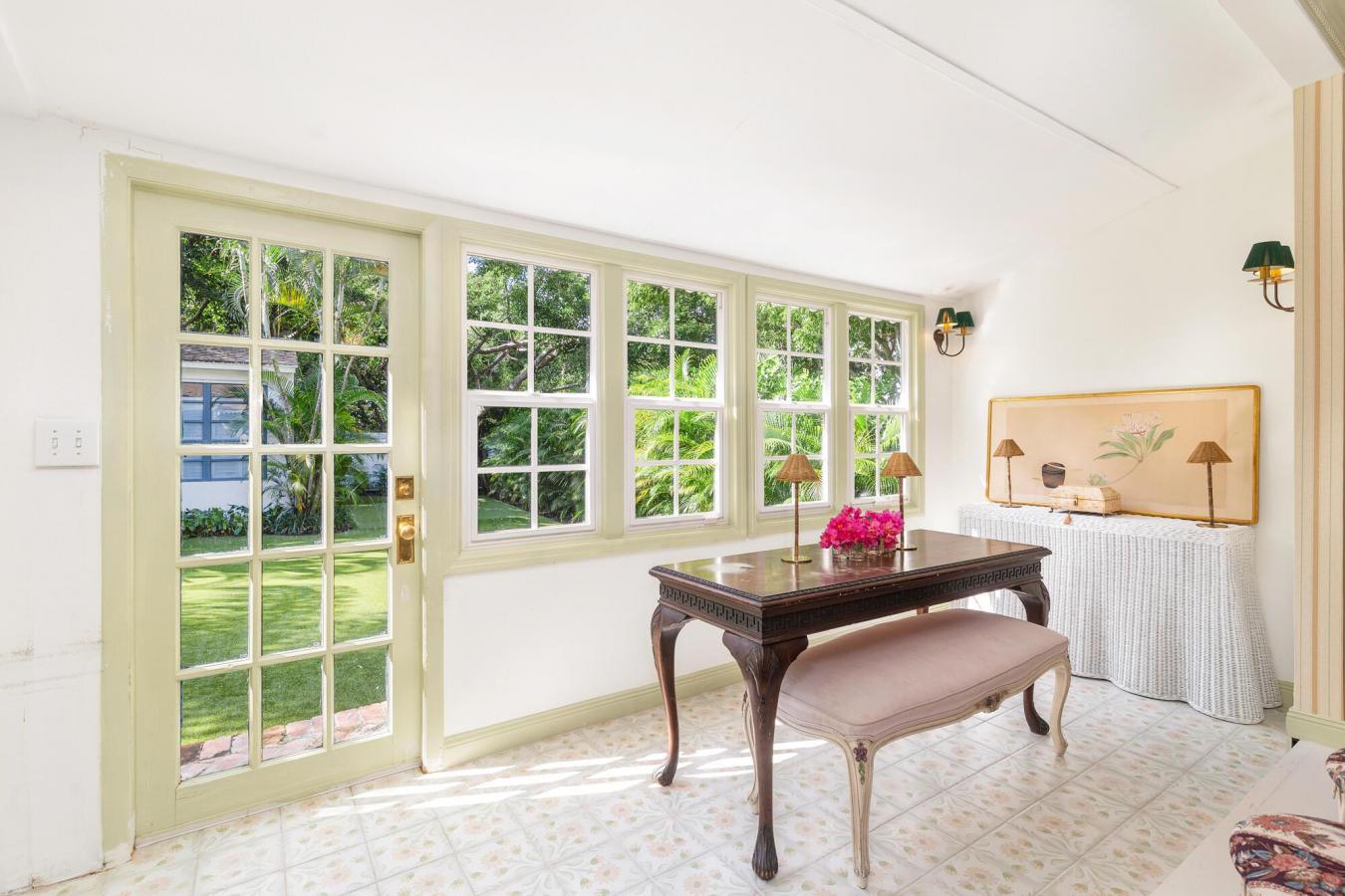 West Palm Beach, Florida, 33401, United States, 2 Bedrooms Bedrooms, ,1 BathroomBathrooms,Residential,For Sale,1953523