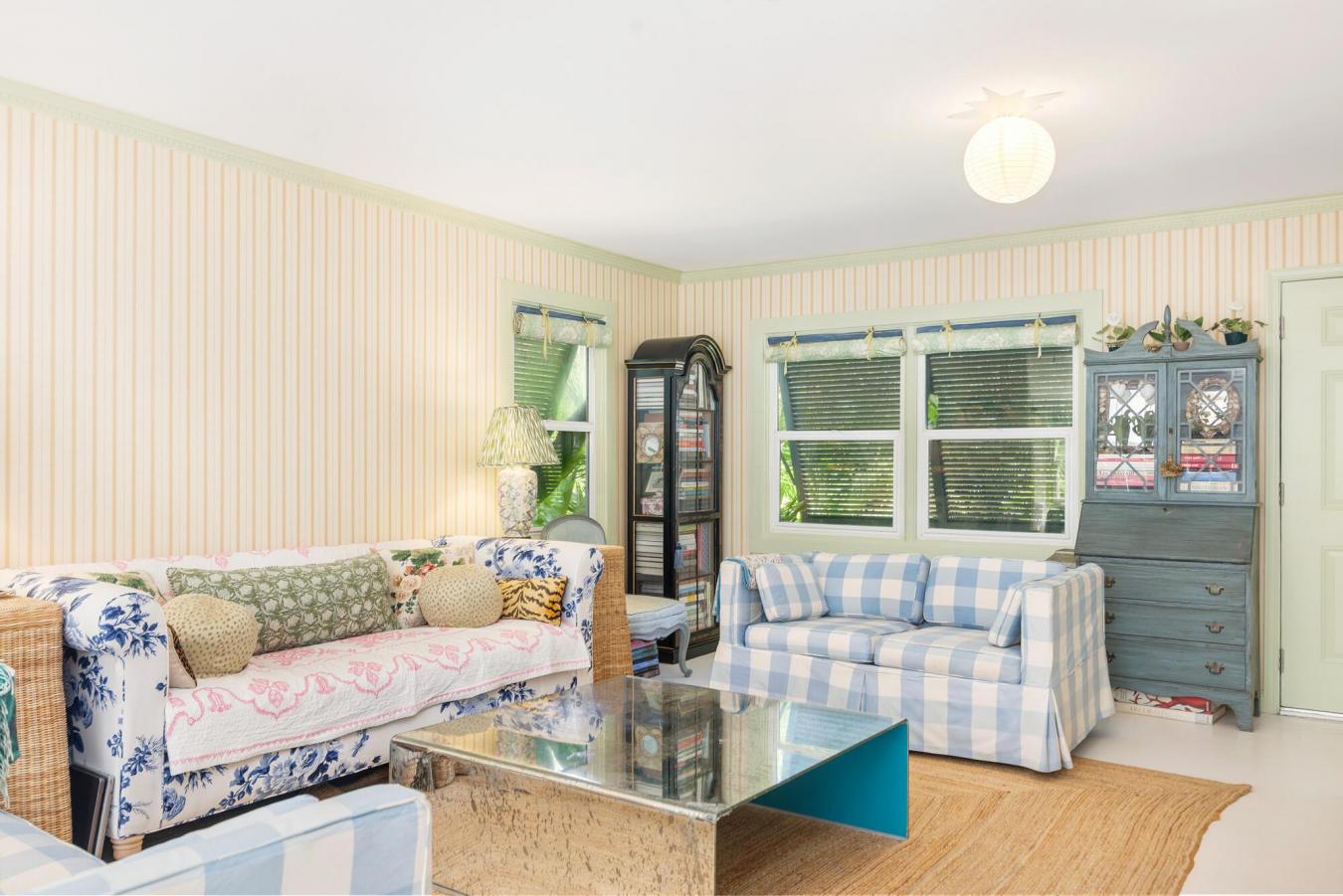 West Palm Beach, Florida, 33401, United States, 2 Bedrooms Bedrooms, ,1 BathroomBathrooms,Residential,For Sale,1953523