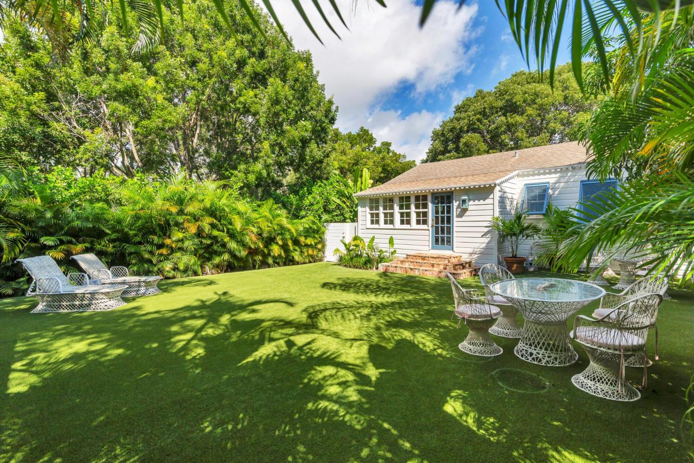 West Palm Beach, Florida, 33401, United States, 2 Bedrooms Bedrooms, ,1 BathroomBathrooms,Residential,For Sale,1953523