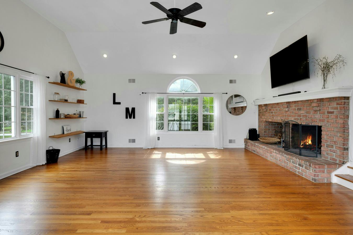 Lincoln Park, New Jersey, 07035, United States, 5 Bedrooms Bedrooms, ,3 BathroomsBathrooms,Residential,For Sale,1953520