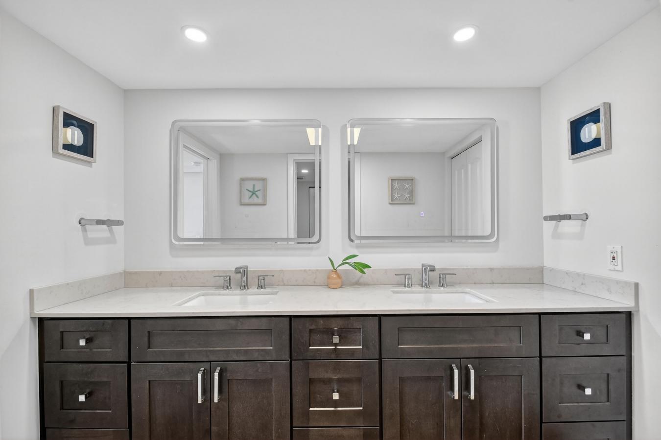 SOUTH PALM BEACH, PALM BAECH, 33480, United States, 3 Bedrooms Bedrooms, ,-2 BathroomBathrooms,Residential,For Sale,1953519
