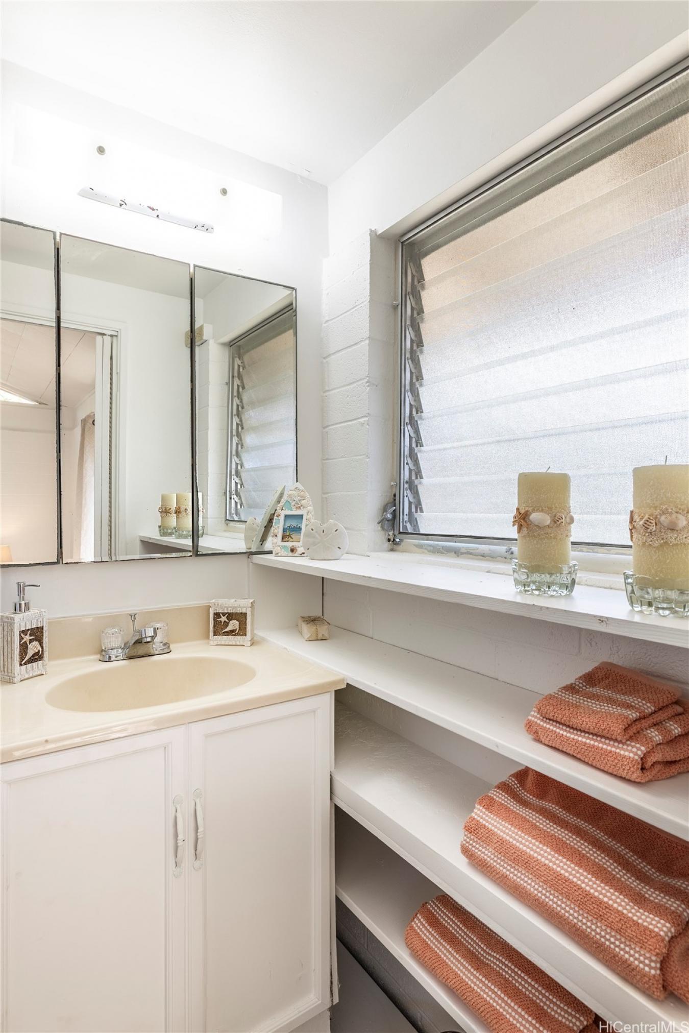Honolulu, Oahu, 96825, United States, 3 Bedrooms Bedrooms, ,2 BathroomsBathrooms,Residential,For Sale,1953514