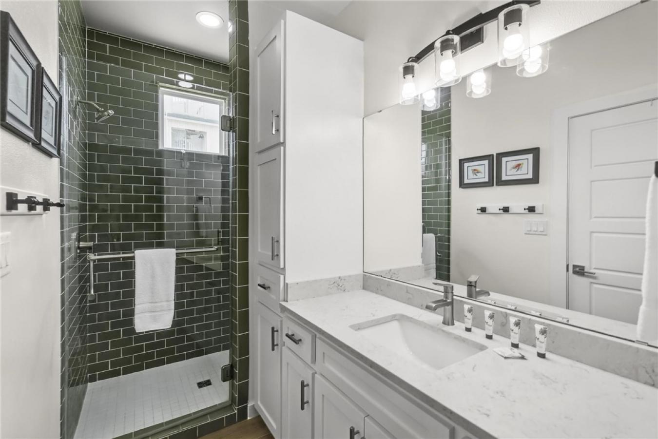Port Aransas, Nueces, 78373, United States, 4 Bedrooms Bedrooms, ,3 BathroomsBathrooms,Residential,For Sale,1953508