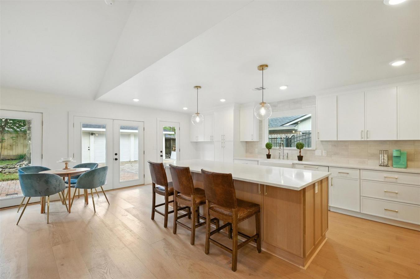 Houston, Harris, 77042, United States, 4 Bedrooms Bedrooms, ,2 BathroomsBathrooms,Residential,For Sale,1953919