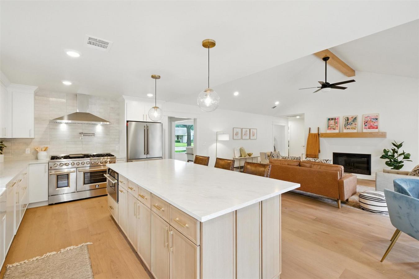 Houston, Harris, 77042, United States, 4 Bedrooms Bedrooms, ,2 BathroomsBathrooms,Residential,For Sale,1953919