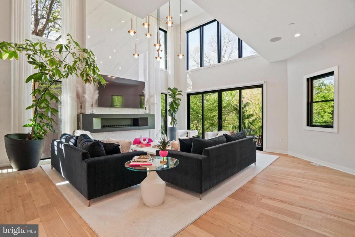 WASHINGTON, WASHINGTON, 20016, United States, 5 Bedrooms Bedrooms, ,5 BathroomsBathrooms,Residential,For Sale,1953917