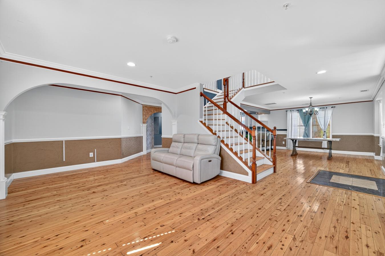 Hyattsville, Maryland, 20782, United States, 7 Bedrooms Bedrooms, ,5 BathroomsBathrooms,Residential,For Sale,1953916