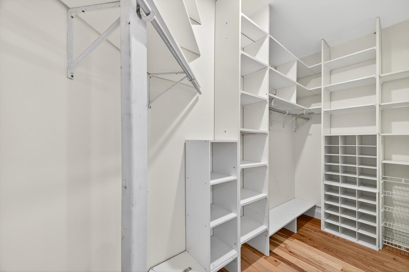 Hyattsville, Maryland, 20782, United States, 7 Bedrooms Bedrooms, ,5 BathroomsBathrooms,Residential,For Sale,1953916