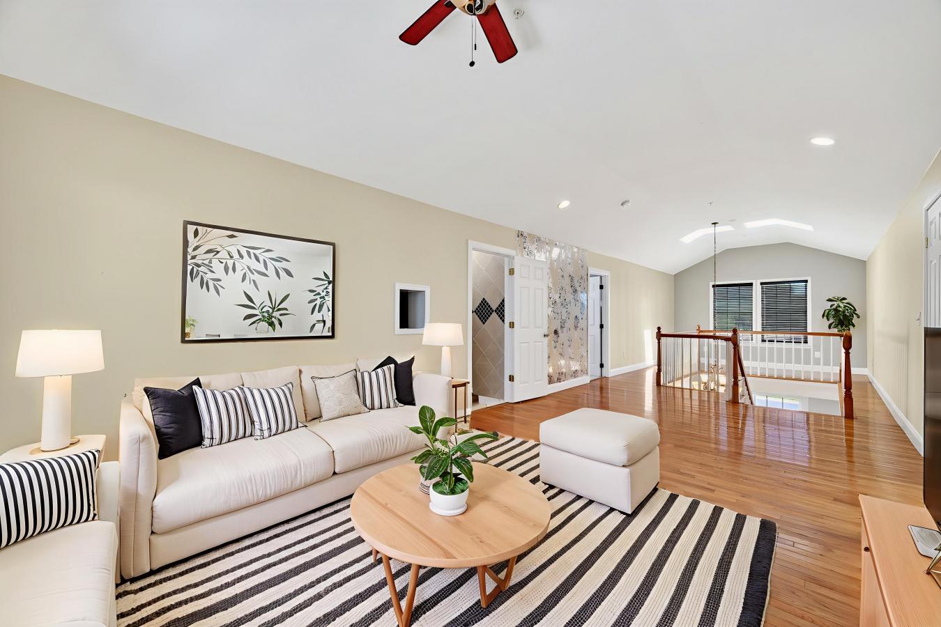 Hyattsville, Maryland, 20782, United States, 7 Bedrooms Bedrooms, ,5 BathroomsBathrooms,Residential,For Sale,1953916