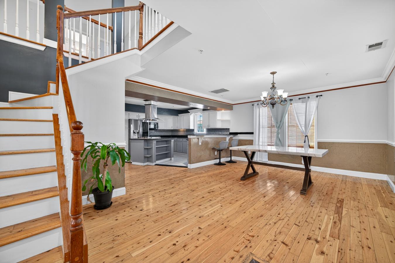 Hyattsville, Maryland, 20782, United States, 7 Bedrooms Bedrooms, ,5 BathroomsBathrooms,Residential,For Sale,1953916