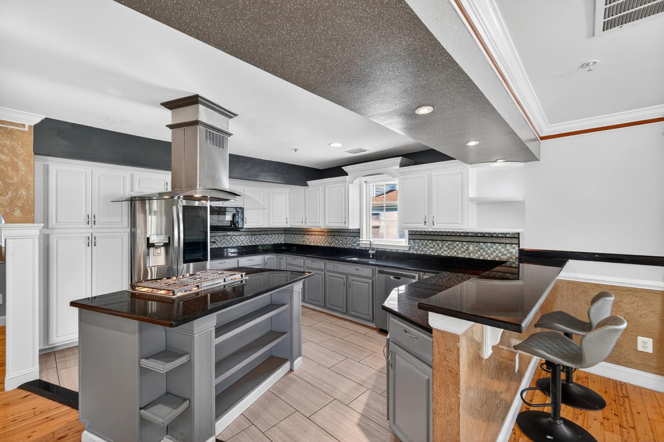 Hyattsville, Maryland, 20782, United States, 7 Bedrooms Bedrooms, ,5 BathroomsBathrooms,Residential,For Sale,1953916