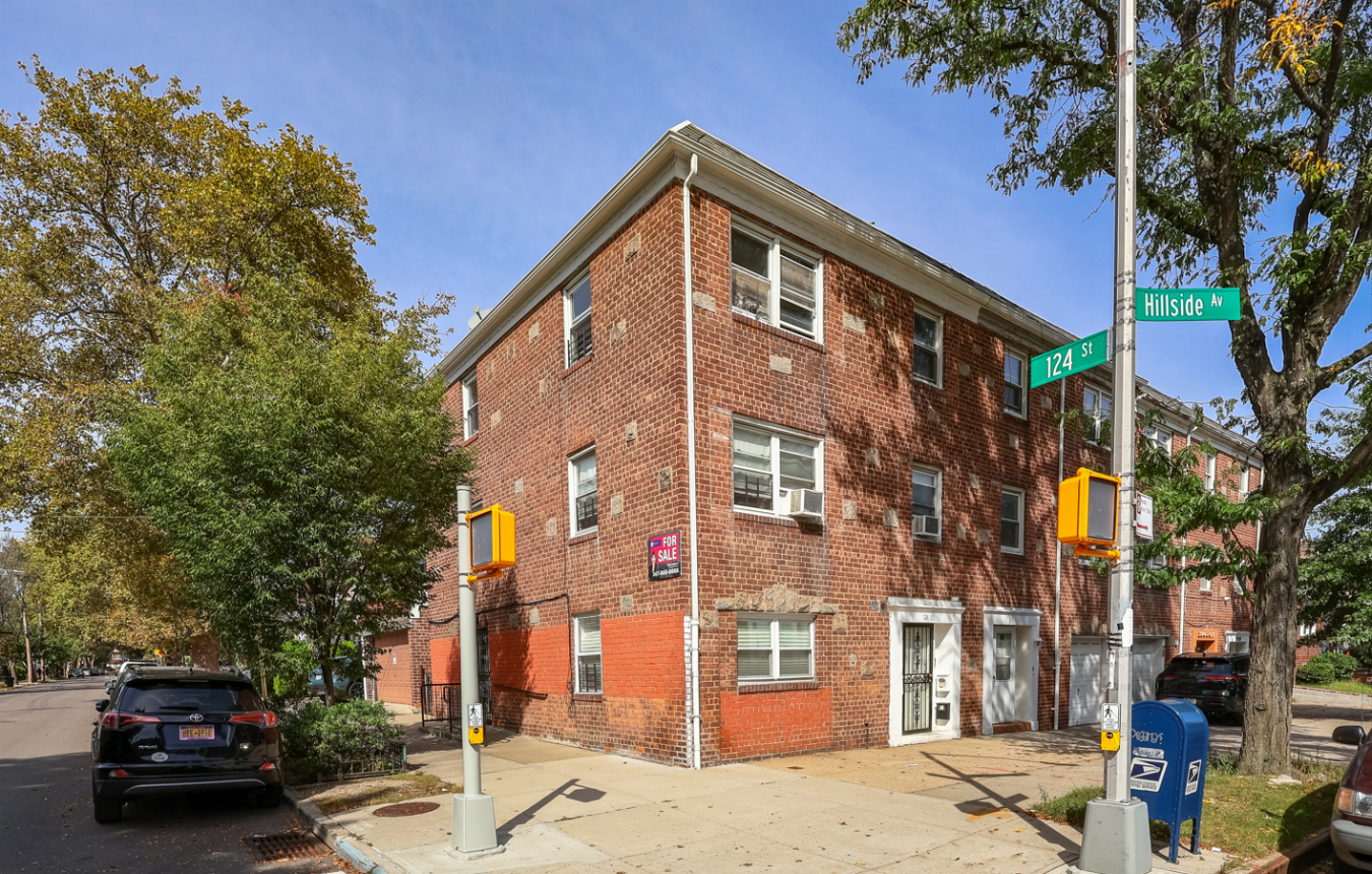 Kew Gardens, Queens, 11415, United States, 5 Bedrooms Bedrooms, ,3 BathroomsBathrooms,Residential,For Sale,1953913