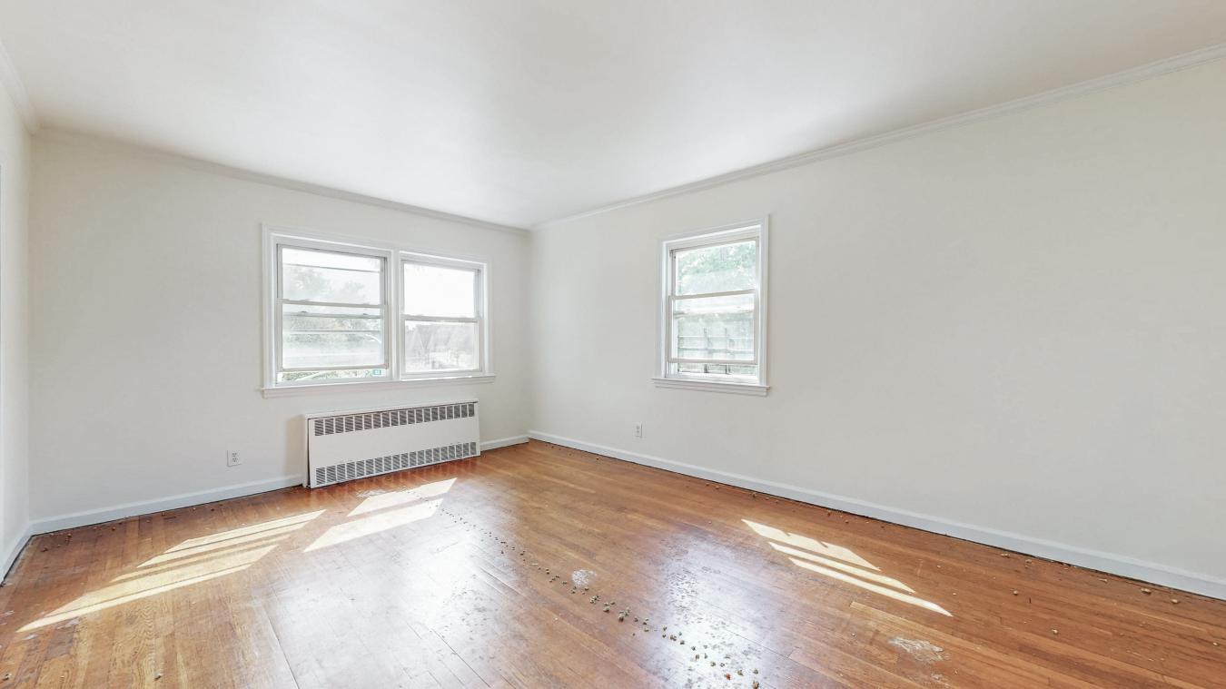 Kew Gardens, Queens, 11415, United States, 5 Bedrooms Bedrooms, ,3 BathroomsBathrooms,Residential,For Sale,1953913