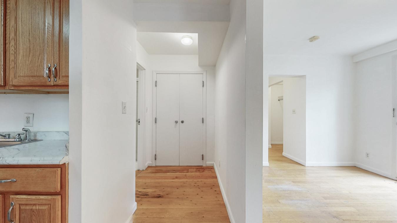 Kew Gardens, Queens, 11415, United States, 5 Bedrooms Bedrooms, ,3 BathroomsBathrooms,Residential,For Sale,1953913