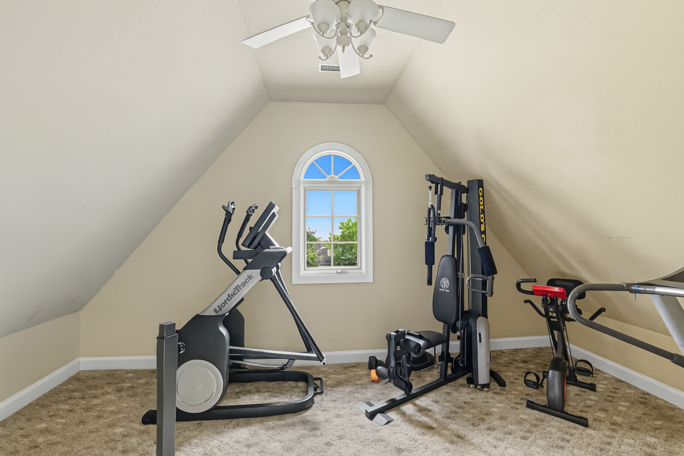 Plainfield, Will, 60585, United States, 5 Bedrooms Bedrooms, ,3 BathroomsBathrooms,Residential,For Sale,1953912