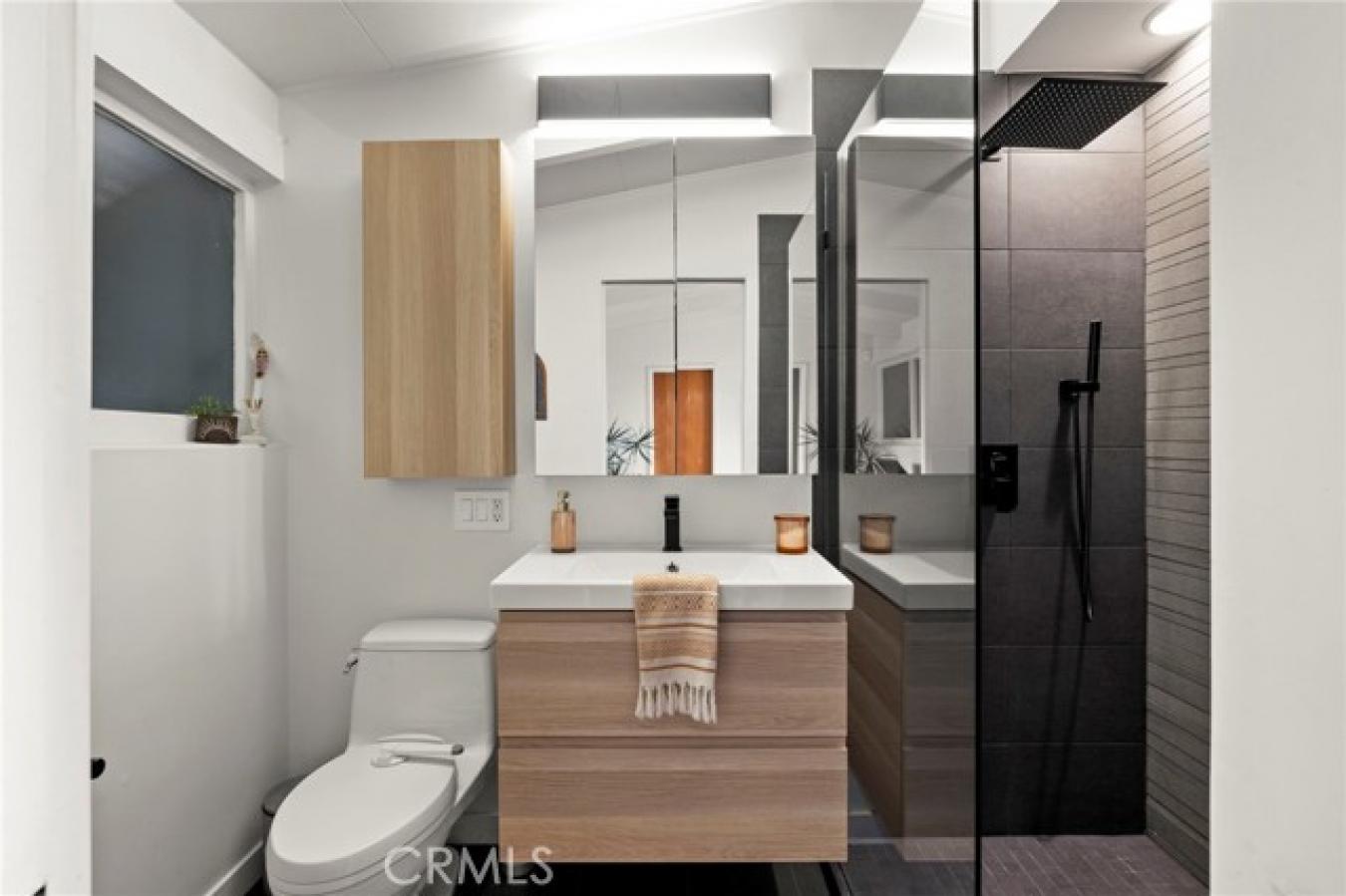 Long Beach, Los Angeles, 90808, United States, 3 Bedrooms Bedrooms, ,4 BathroomsBathrooms,Residential,For Sale,1953909