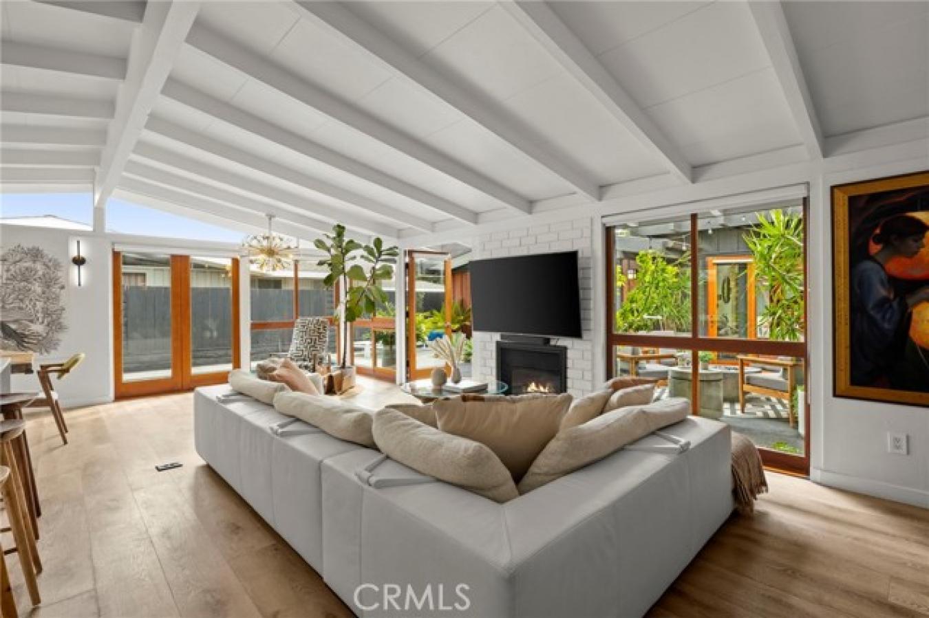 Long Beach, Los Angeles, 90808, United States, 3 Bedrooms Bedrooms, ,4 BathroomsBathrooms,Residential,For Sale,1953909