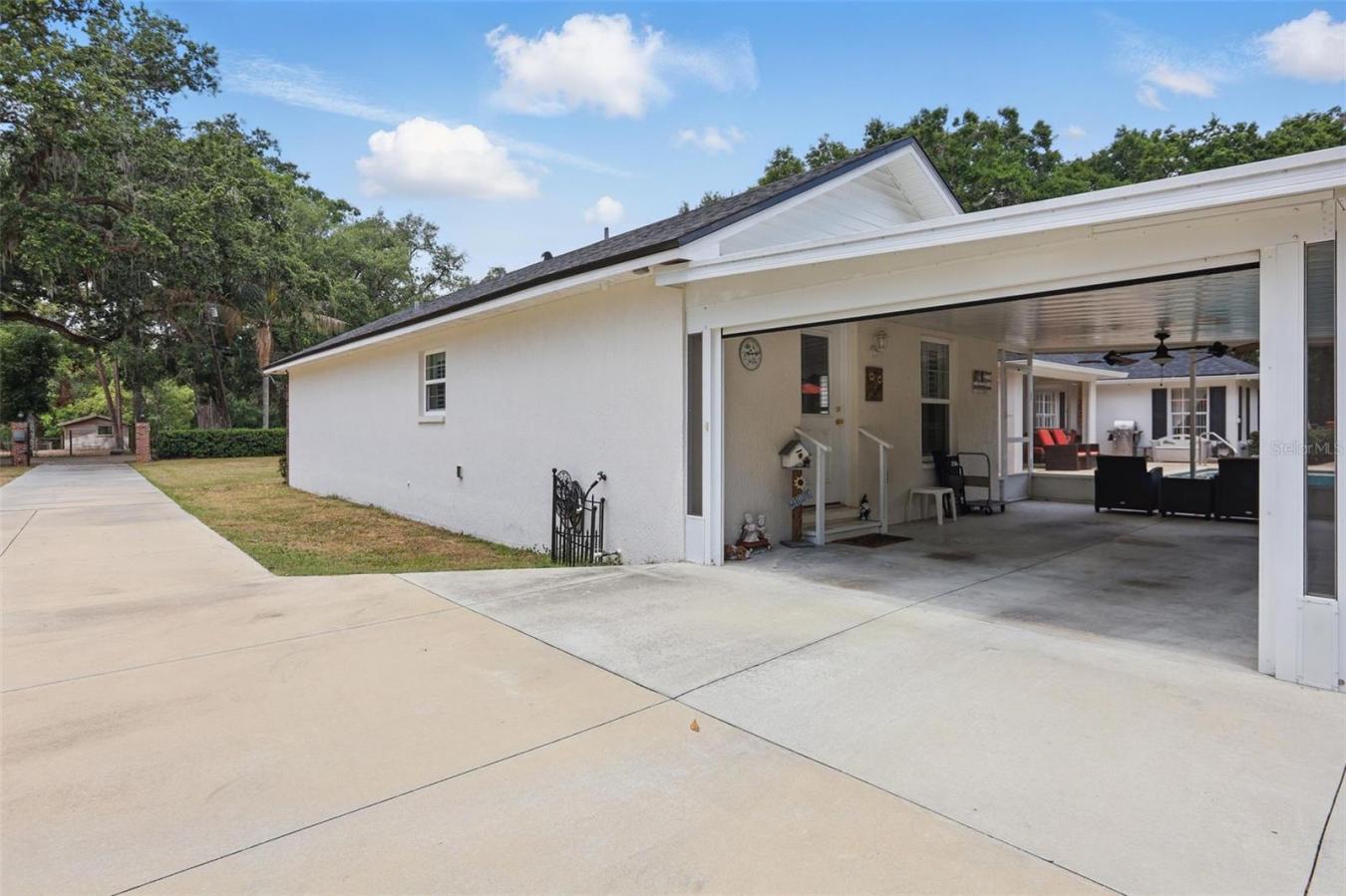 LAKELAND, Polk, 33810, United States, 4 Bedrooms Bedrooms, ,3 BathroomsBathrooms,Residential,For Sale,1953907