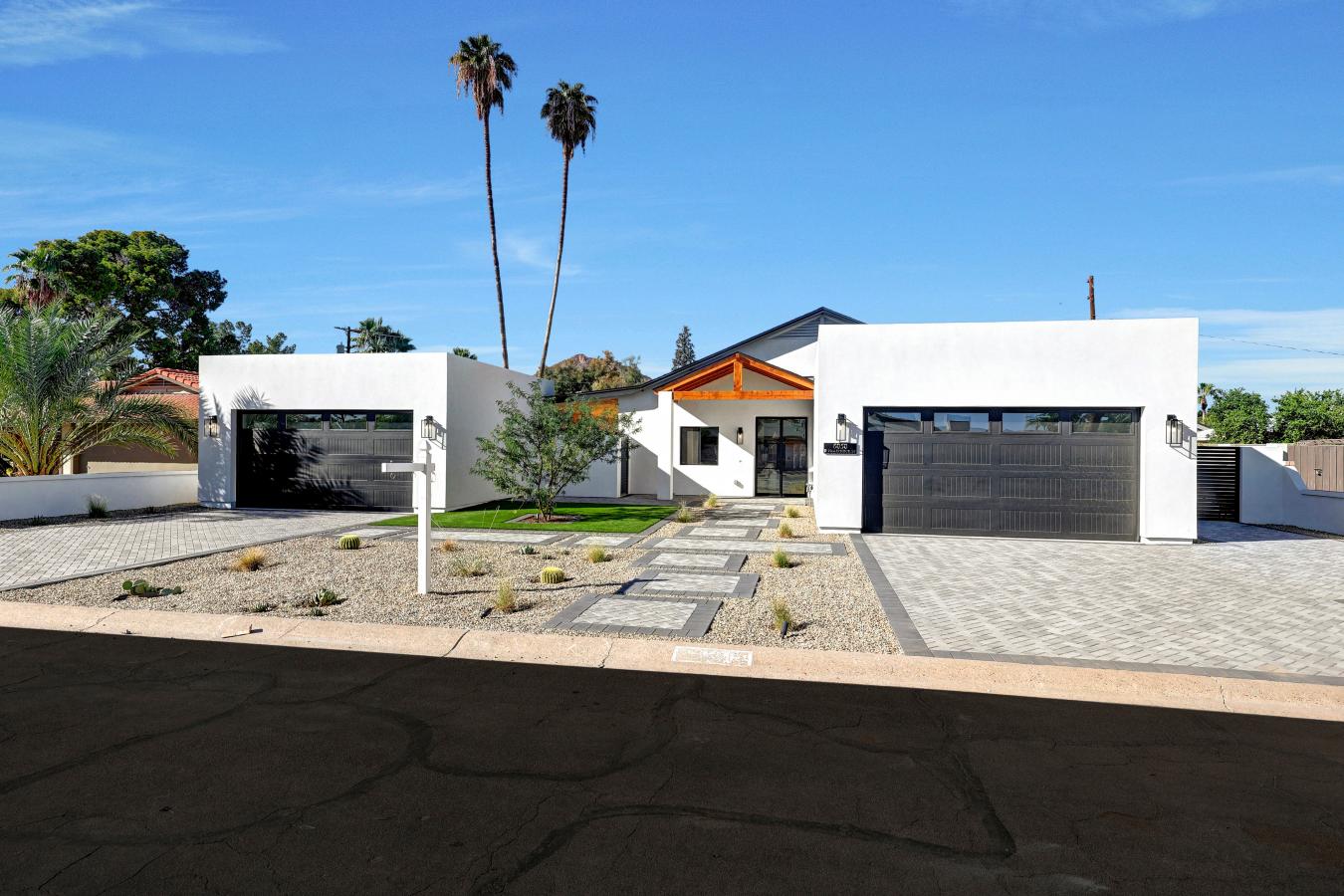 Phoenix, Maricopa, 85018, United States, 4 Bedrooms Bedrooms, ,4 BathroomsBathrooms,Residential,For Sale,1953906