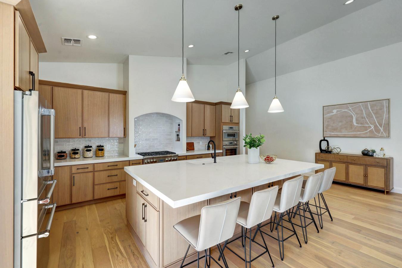 Phoenix, Maricopa, 85018, United States, 4 Bedrooms Bedrooms, ,4 BathroomsBathrooms,Residential,For Sale,1953906