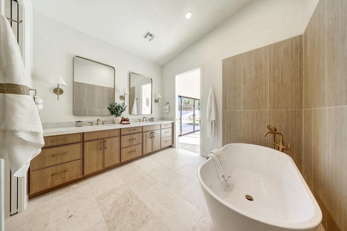 Phoenix, Maricopa, 85018, United States, 4 Bedrooms Bedrooms, ,4 BathroomsBathrooms,Residential,For Sale,1953906