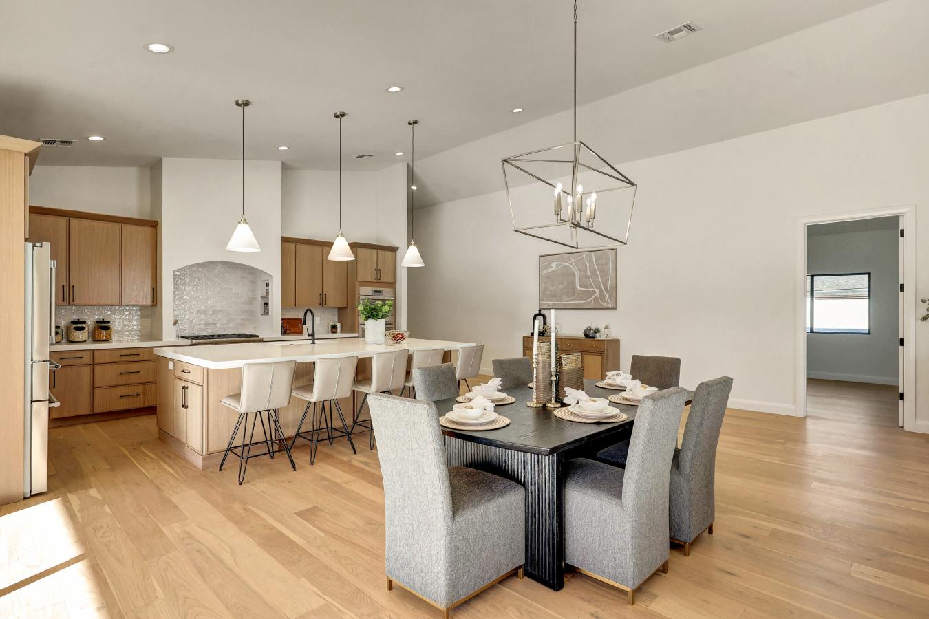 Phoenix, Maricopa, 85018, United States, 4 Bedrooms Bedrooms, ,4 BathroomsBathrooms,Residential,For Sale,1953906