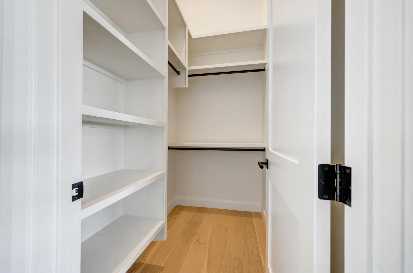 Phoenix, Maricopa, 85018, United States, 4 Bedrooms Bedrooms, ,4 BathroomsBathrooms,Residential,For Sale,1953906