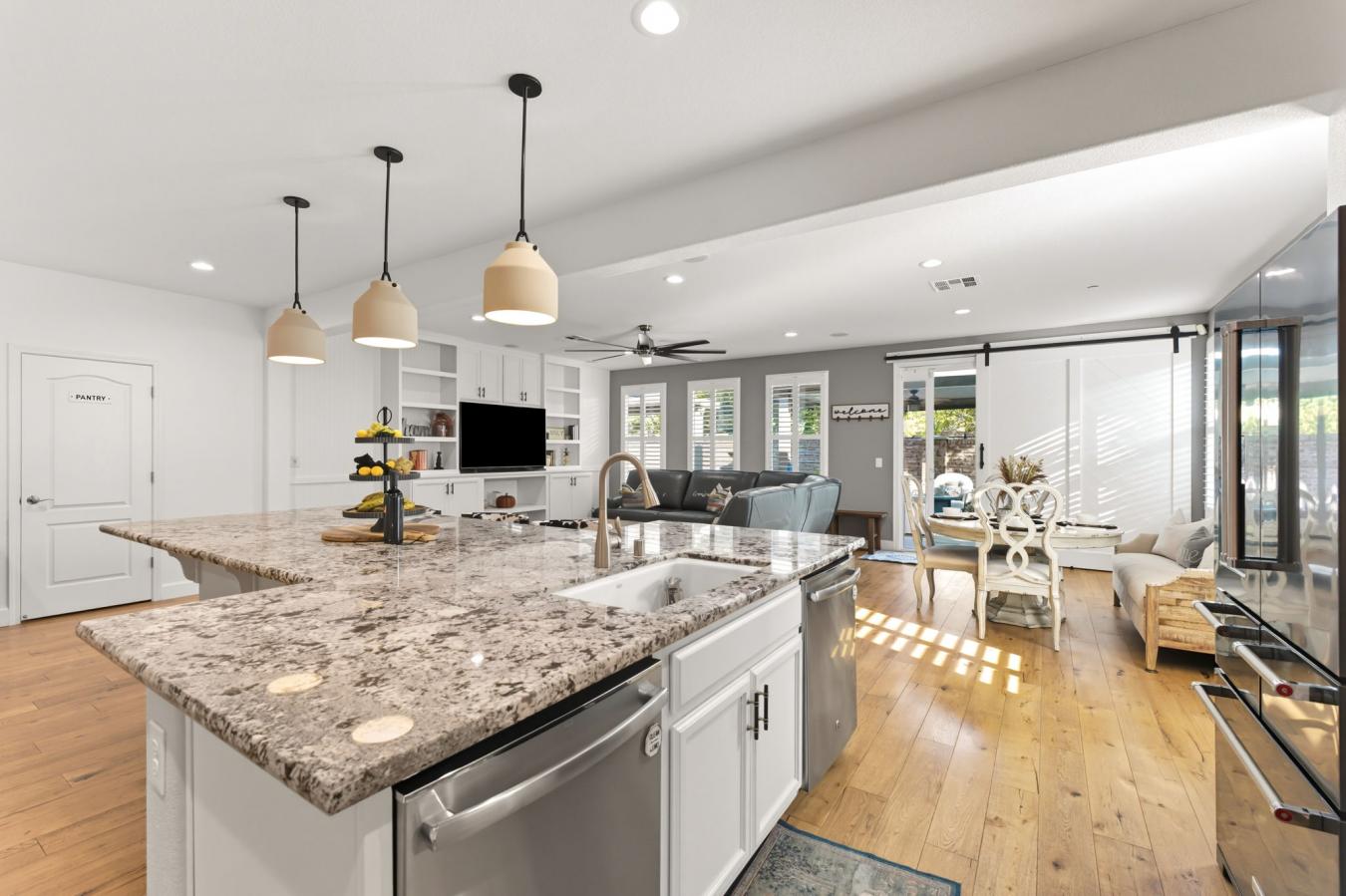 Roseville, California, 95747, United States, 4 Bedrooms Bedrooms, ,3 BathroomsBathrooms,Residential,For Sale,1953905