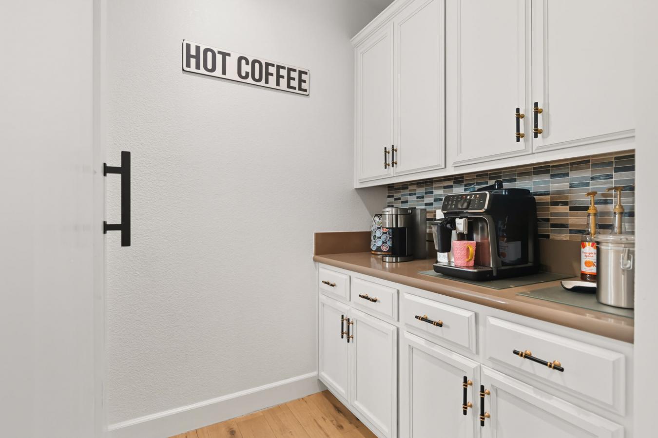 Roseville, California, 95747, United States, 4 Bedrooms Bedrooms, ,3 BathroomsBathrooms,Residential,For Sale,1953905