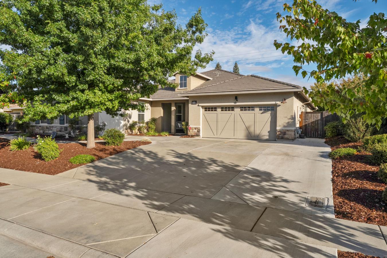 Roseville, California, 95747, United States, 4 Bedrooms Bedrooms, ,3 BathroomsBathrooms,Residential,For Sale,1953905