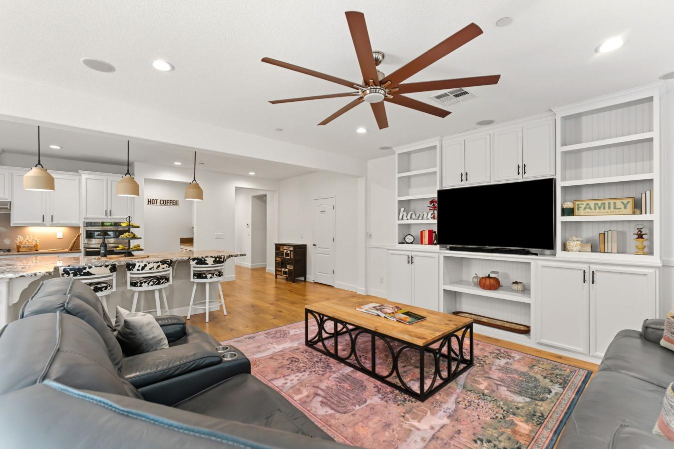 Roseville, California, 95747, United States, 4 Bedrooms Bedrooms, ,3 BathroomsBathrooms,Residential,For Sale,1953905