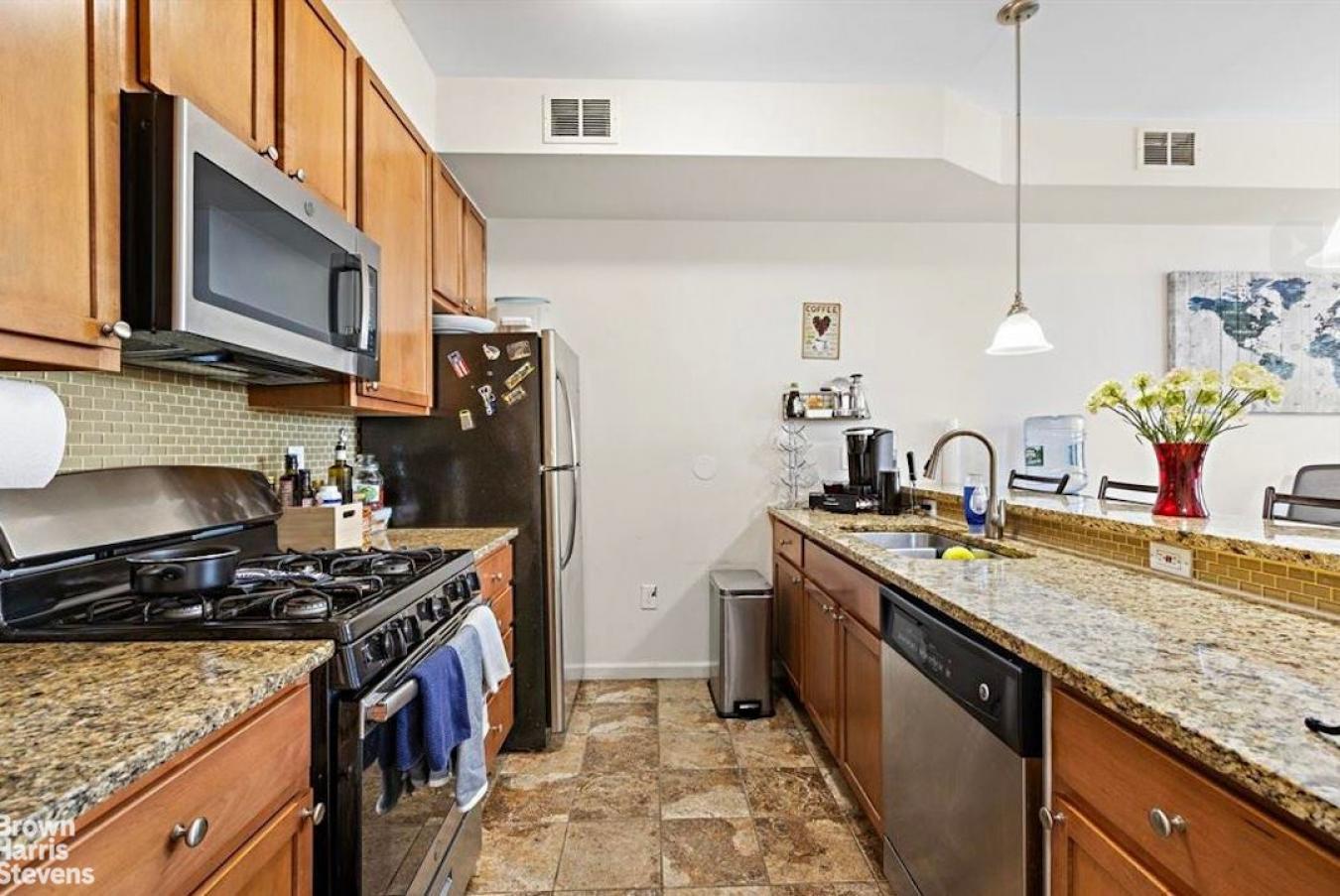 Union City, New Jersey, 07087, United States, 8 Bedrooms Bedrooms, ,8 BathroomsBathrooms,Residential,For Sale,1953895