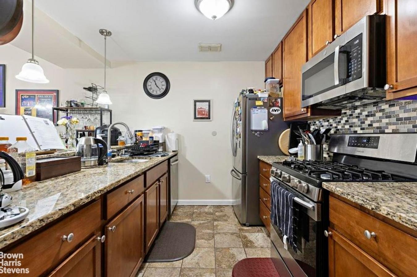 Union City, New Jersey, 07087, United States, 8 Bedrooms Bedrooms, ,8 BathroomsBathrooms,Residential,For Sale,1953895