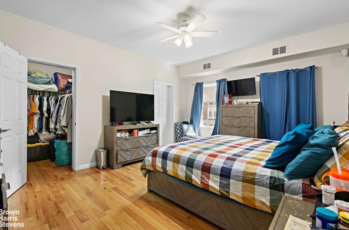 Union City, New Jersey, 07087, United States, 8 Bedrooms Bedrooms, ,8 BathroomsBathrooms,Residential,For Sale,1953895