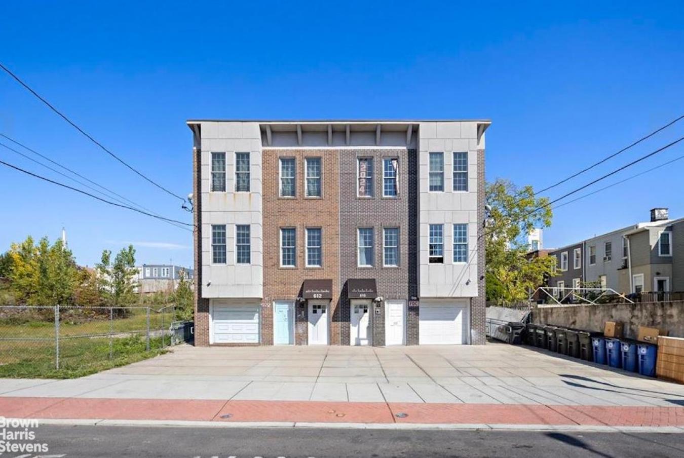 Union City, New Jersey, 07087, United States, 8 Bedrooms Bedrooms, ,8 BathroomsBathrooms,Residential,For Sale,1953895