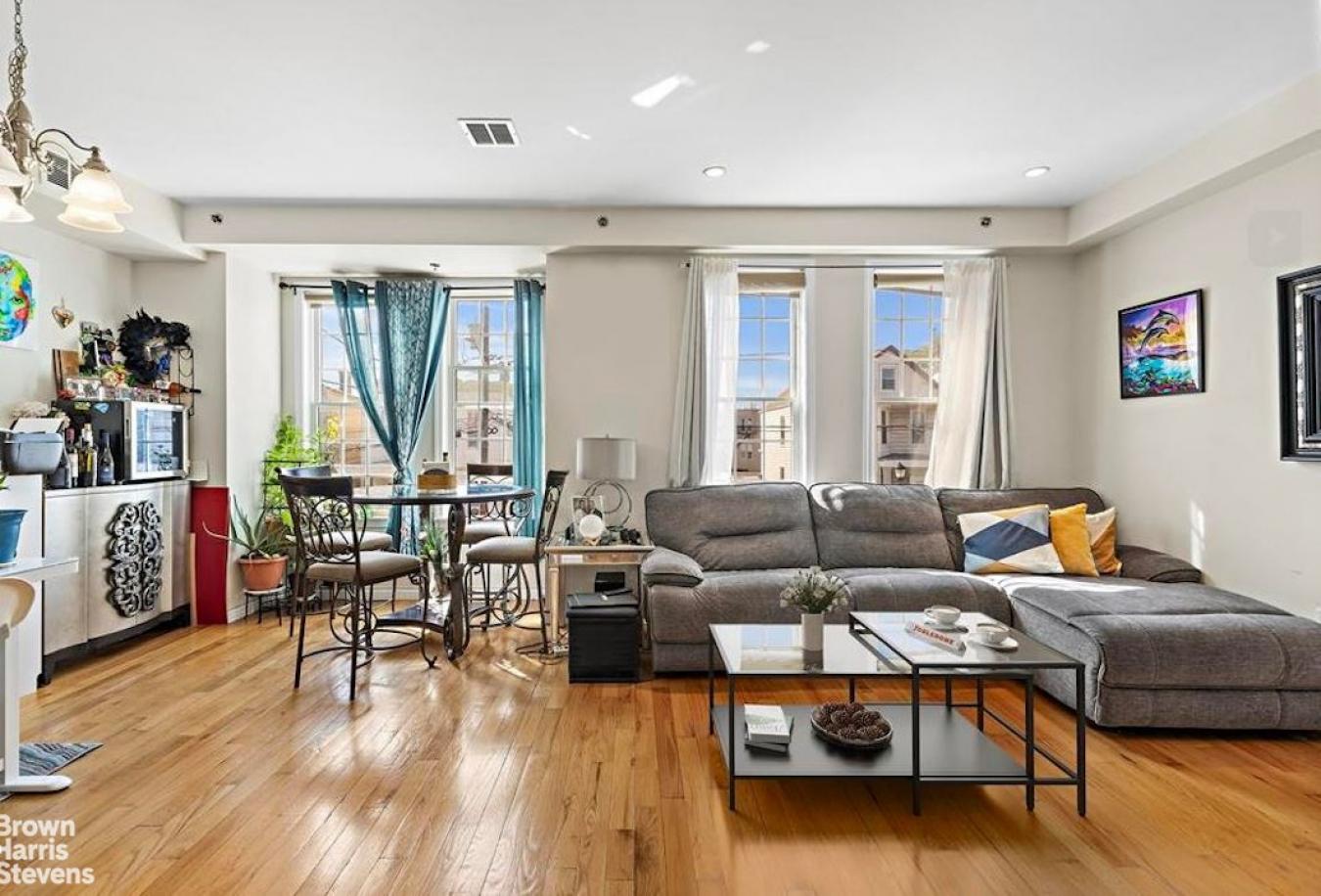 Union City, New Jersey, 07087, United States, 8 Bedrooms Bedrooms, ,8 BathroomsBathrooms,Residential,For Sale,1953895