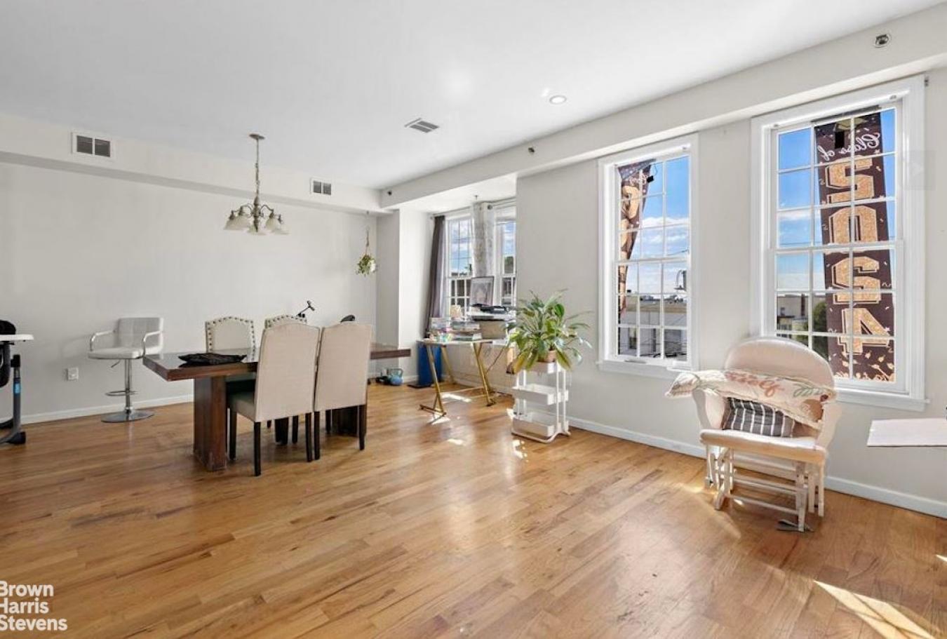 Union City, New Jersey, 07087, United States, 8 Bedrooms Bedrooms, ,8 BathroomsBathrooms,Residential,For Sale,1953895